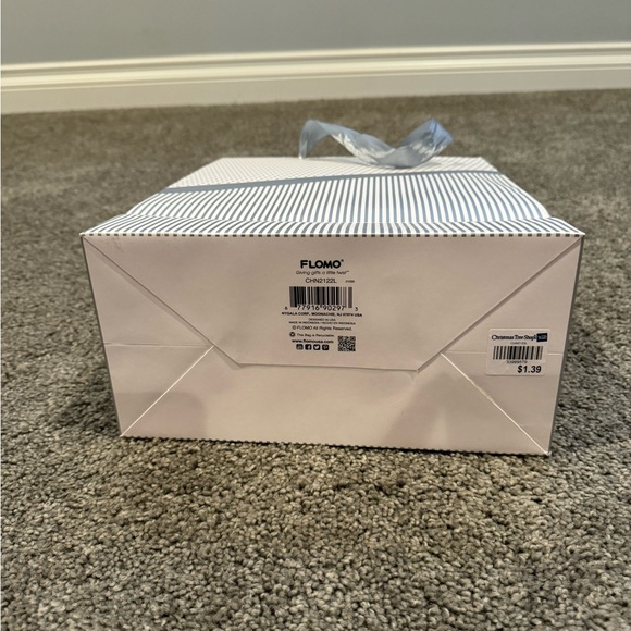 Christmas Tree Shop Glittery Gift Bag - Picture 4 of 7